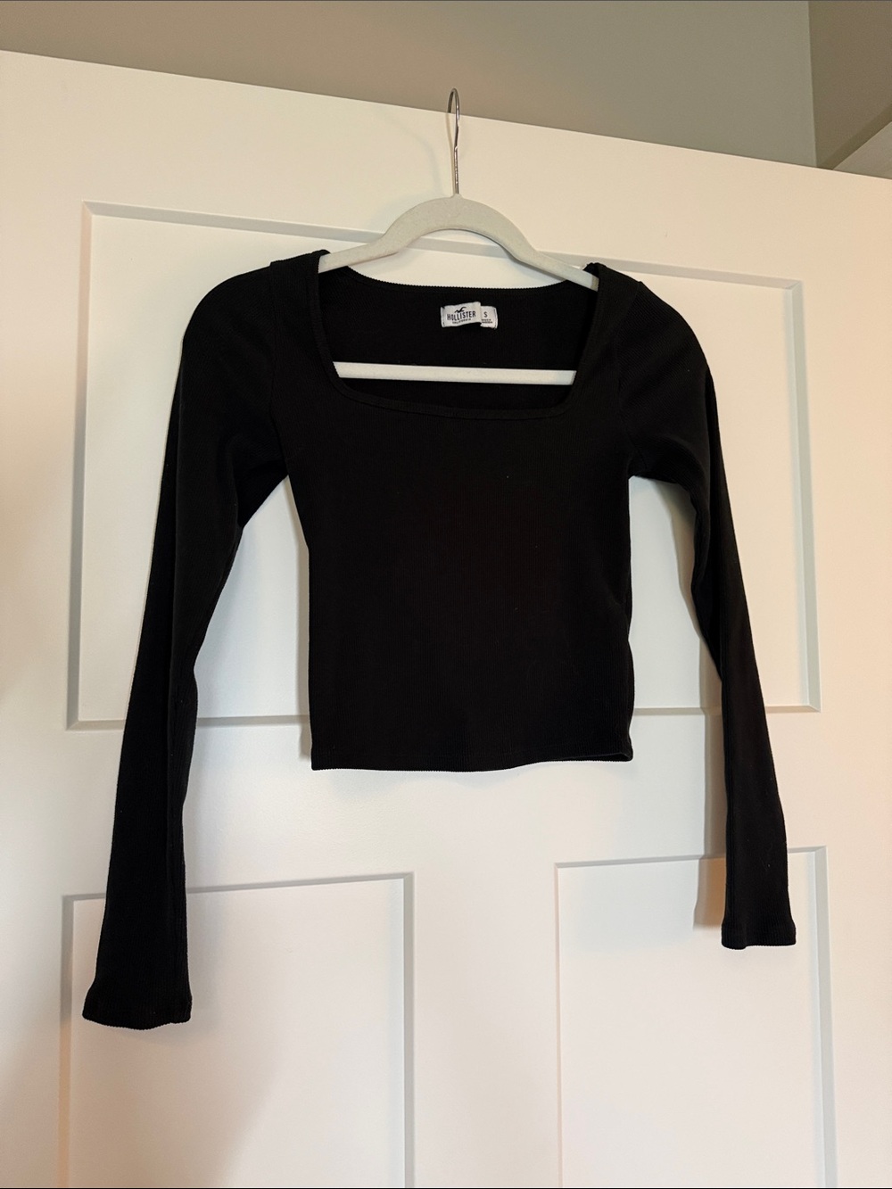 Hollister Square Neck Long Sleeve Crop Top